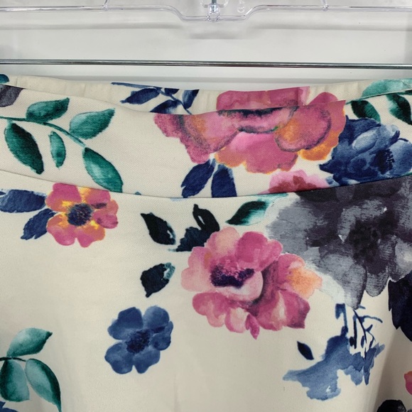 Torrid Mini Floral Skater Skirt Scuba Size 1 1X - Picture 5 of 7
